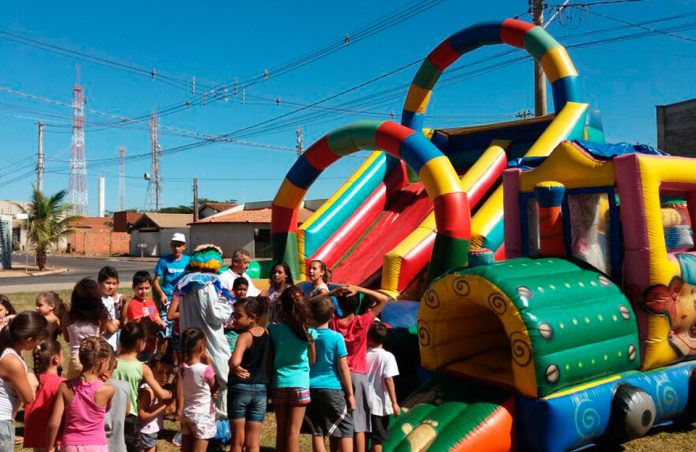 Centenas de crianças participam de atividades nos CRAS durante as férias