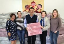 Tereos doa mil cobertores para entidades da região