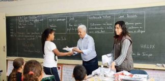 Celso da Usina entrega ‘uniforme de verão’ para alunos das creches
