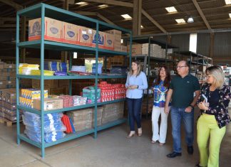 Prefeito visita novo prédio do almoxarifado central