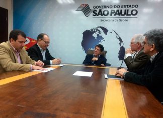 Prefeito e vice solicitam investimentos para saúde a secretário estadual