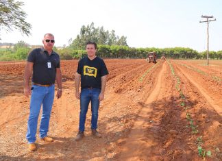 Gerente da Codasp vistoria estradas rurais do município