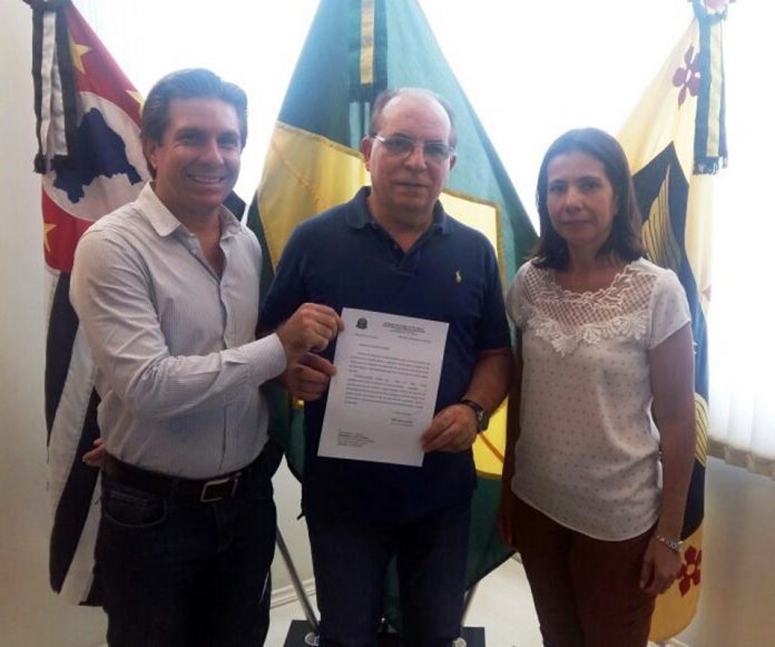 Educação estadual envia ônibus novo para transporte de alunos