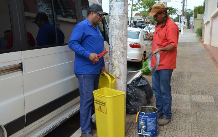 Prefeitura instala 100 novas lixeiras em diversos pontos da cidade