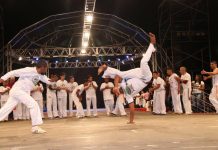 Projeto de capoeira ensina o esporte para mais de 200 jovens e adultos