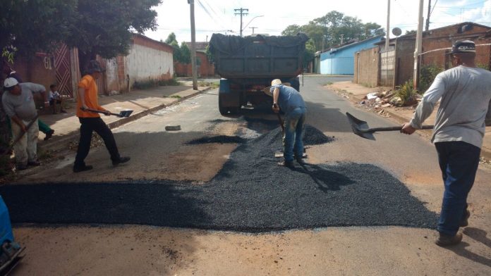 Obras e Prodem aplicaram mais de 750 toneladas de massa asfáltica em 2017