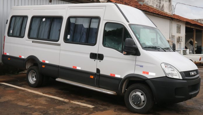 Prefeitura adquire novo veículo para transporte de pacientes