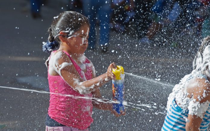 CarnaOlímpia proíbe comercialização e uso de ‘spray’ de espuma