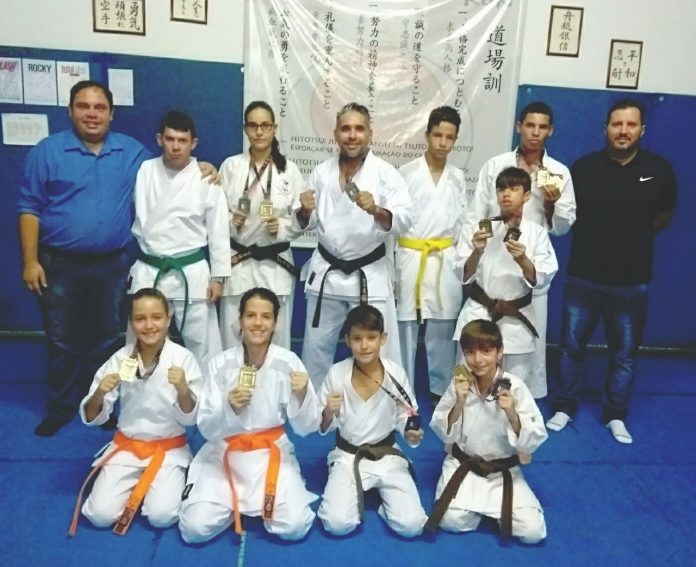 Academia Ginshin classifica 14 atletas para o Campeonato Estadual de Karatê