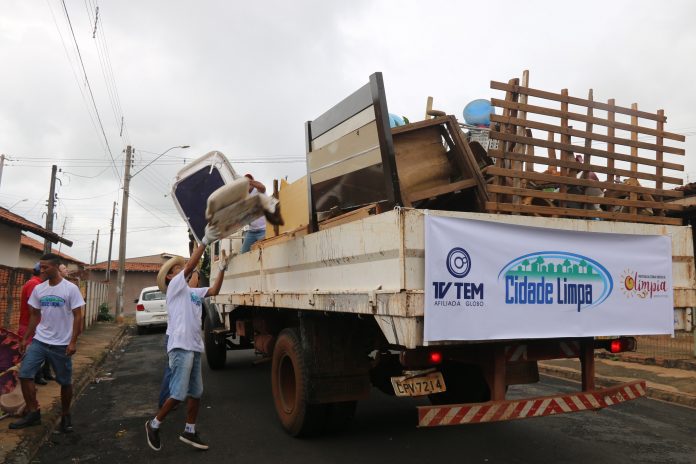 Projeto Cidade Limpa percorre bairros de Olímpia