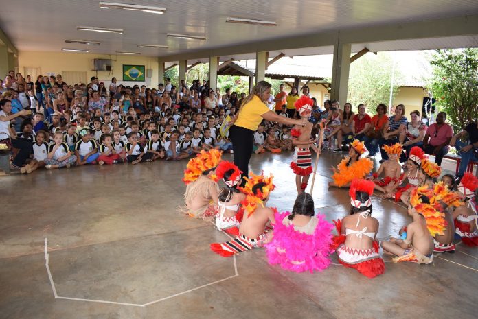 Minifestival do Milho marca abertura do Projeto Folclore na EMEB Hélio Cazarini