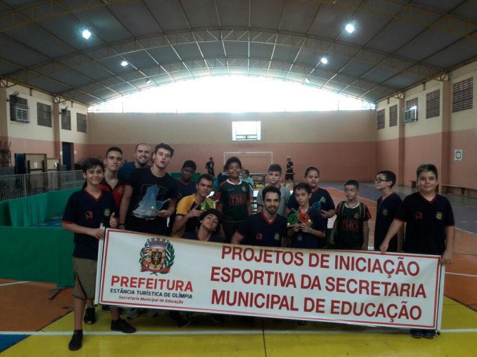 Olímpia sobe ao pódio 12 vezes em competição de tênis de mesa