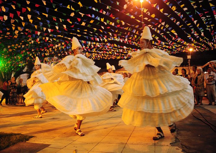 Bacamarteiros, Parafusos e Taieiras representam Sergipe no 54º Festival do Folclore de Olímpia