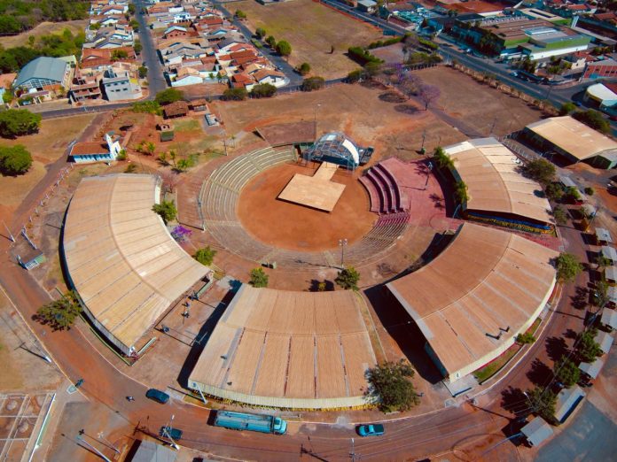 Recinto recebe melhorias e novas cores para o 54º Festival do Folclore