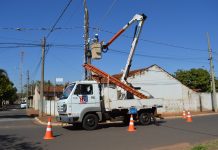 Avenida Manoel Cunha recebe nova iluminação