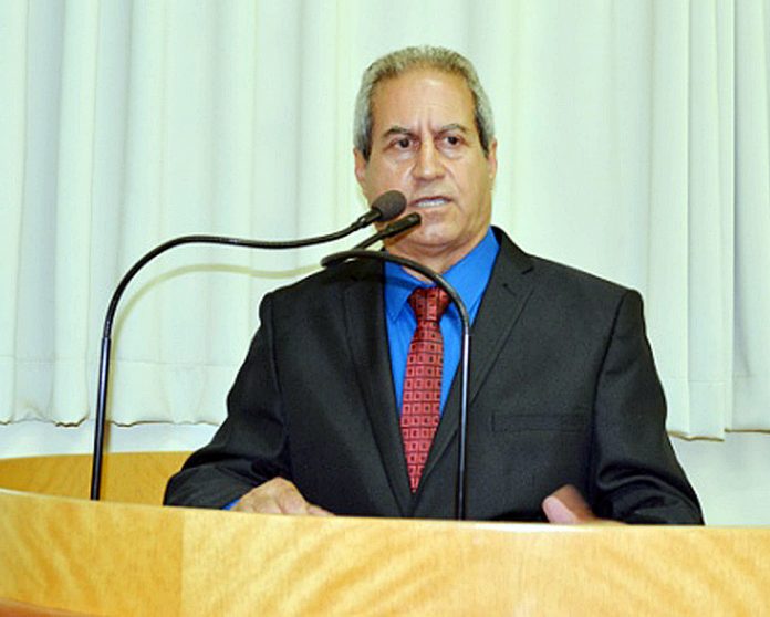 Prefeito de Guaraci é acusado de nepotismo, enriquecimento ilícito e improbidade, em Ação do MP. Juiz bloqueia bens dos investigados