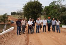 Prefeito entrega ponte no bairro rural Olhos D’Água