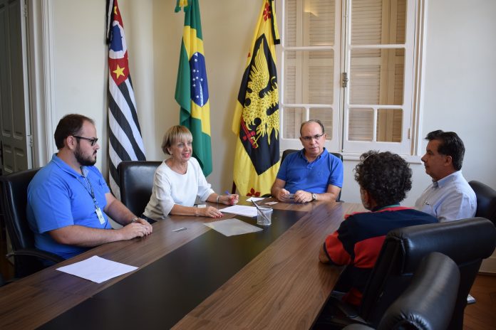 Daemo assina contrato para obras de interligações hidráulicas em bairros deficientes