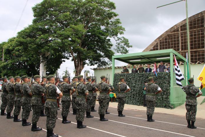 Tiro de Guerra comemora o Dia da Bandeira