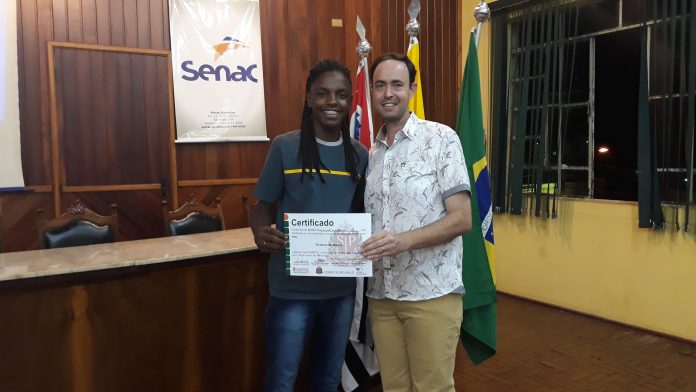 Sessenta alunos recebem certificados de cursos gratuitos da ACIO e Sincomércio