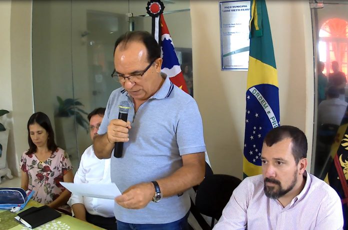 Cunha desmente surto de meningite e critica ‘alarmismo político’. Ministério fará monitoramento. Aulas estão suspensas