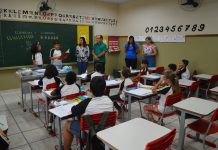 Rede municipal inicia ano letivo com entrega de uniformes e material escolar