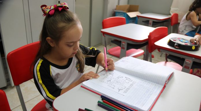 Matrículas para alunos fora da escola municipal vão até dia 17, inclusive Pré