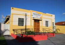 Fernando, Geninho e cúpula da CDHU, anunciam ordem de serviço para 106 casas em Ribeiro