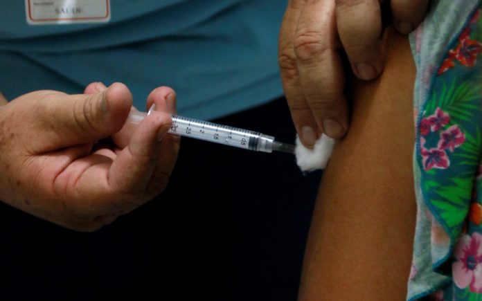 Vacinação contra a gripe para idosos e outros grupos de risco começa na segunda