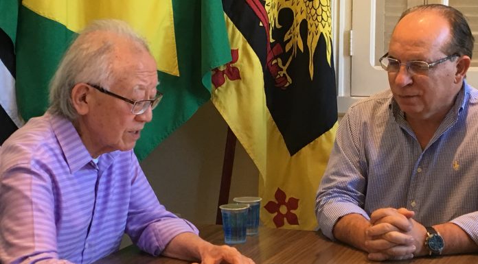Revitalização da Praça e Calçadão no centro: prefeito Fernando Cunha assina convênio
