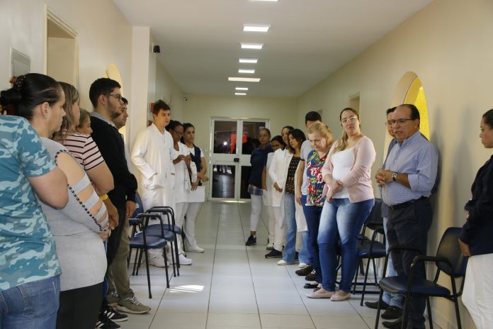 Prefeito se reúne com funcionários da UPA para discutir novas ações e balanço de atividades