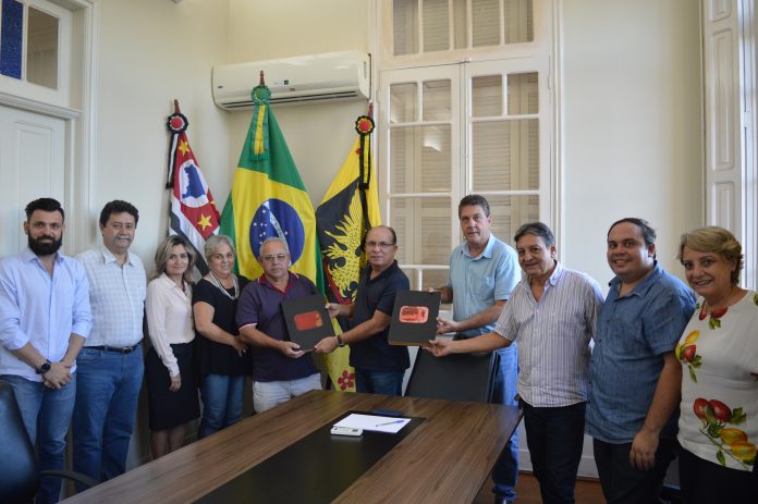 Arquivo Público restaura primeiras Atas da Câmara
