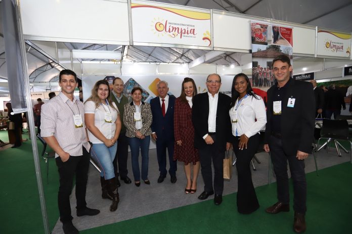 Prefeito Fernando e Deputado Geninho participam do fórum de debates ‘Conexidades’, em São Carlos