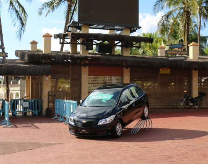 Thermas dos Laranjais sorteia carro zero quilômetro em prol da Santa Casa de Olímpia