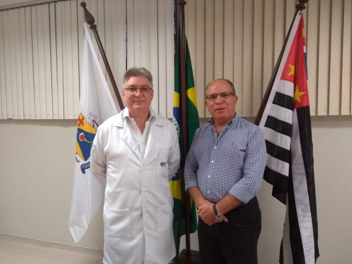 Prefeito conhece estrutura do hospital da PUC de Campinas