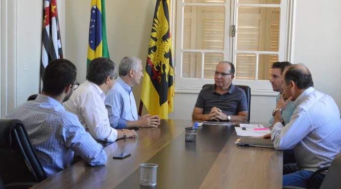 Prefeito discute a instalação de um polo do Senac em Olímpia