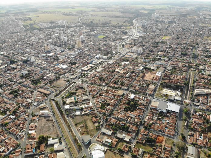 Prefeitura lança edital com 62 vagas em 35 cargos; veja todos os salários