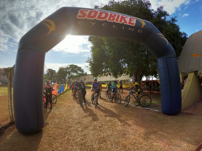 Dia do Ciclista é celebrado com passeio que reuniu 150 participantes