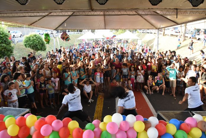 Festival da Criança lota Avenida dos Olimpienses com diversas atrações