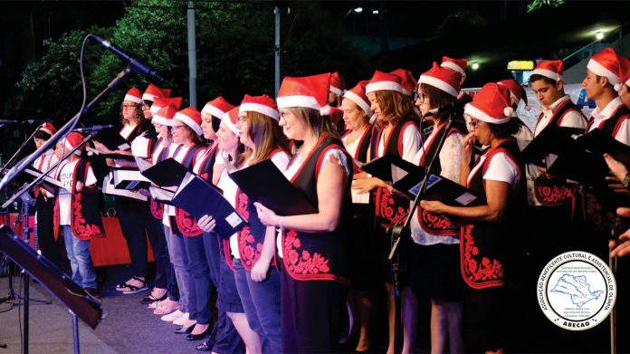 Primeiro Concerto de Natal da ABECAO leva talentos e emoções no palco da Praça