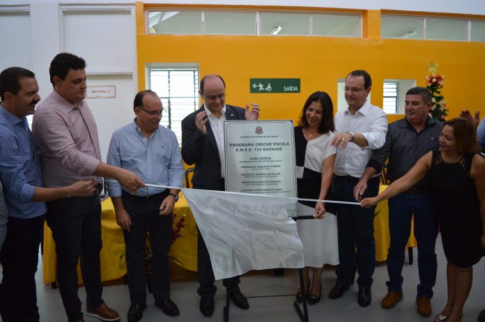 Secretário da Educação, presidente do FDE, Cunha e Geninho, inauguram creche em período integral