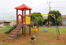 Prefeitura entrega parques infantis em quatro bairros