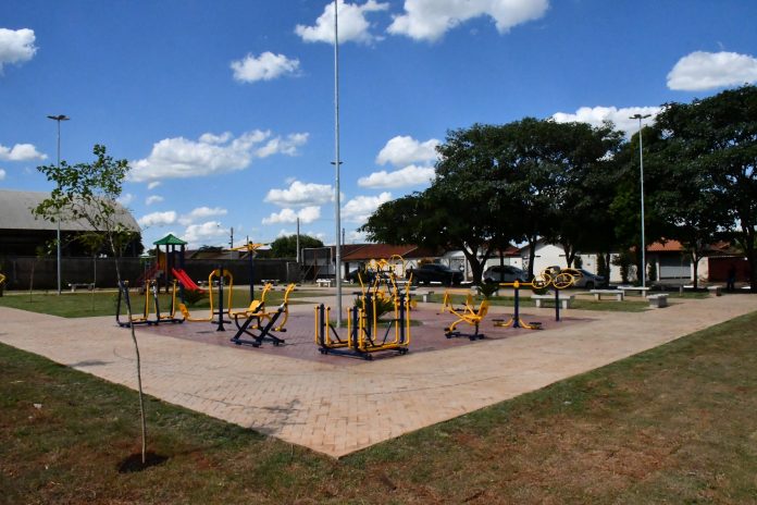 Tropical II e Cote Gil ganham Praça com lazer para todas as idades