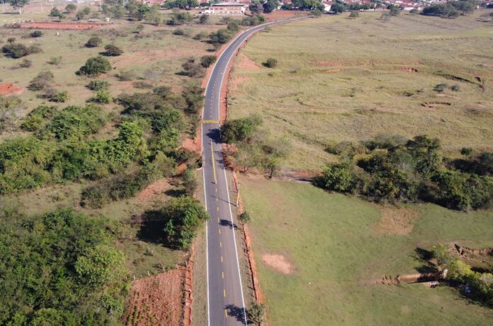 Estrada Rural José Recco está com nova sinalização de solo