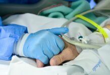 Covid-19: morte de idoso de 94 anos e 12 positivos