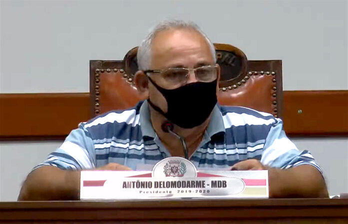 Niquinha tem alta após dois meses de internação por Covid-19