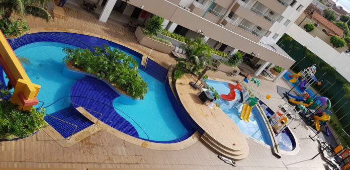 Nas férias do Enjoy Olímpia Park Resort criança não paga