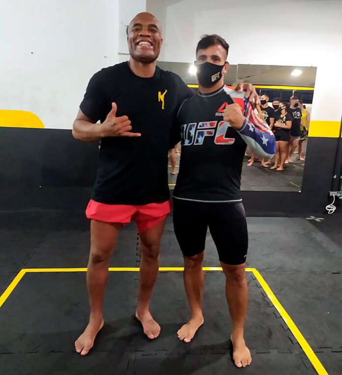 Professor de MMA de Olímpia participa de seminário com Anderson Silva