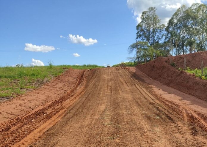 Prefeitura faz manutenção em estradas rurais e Distritos