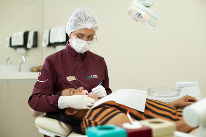 Oral Unic: Usando a tecnologia para tratar a saúde bucal, inclusive implantes
